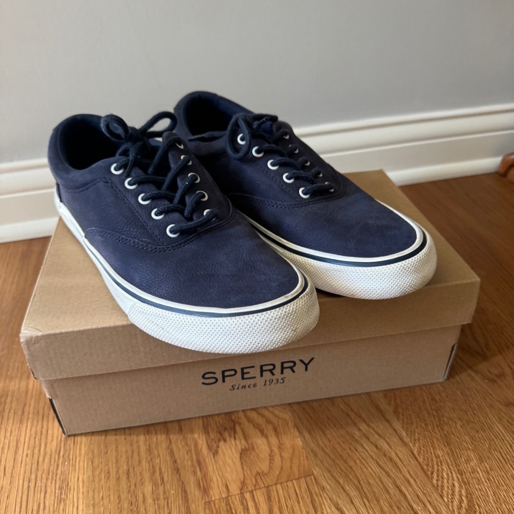 Men’s Sperry Striper II blue suede sneakers size 9.5M